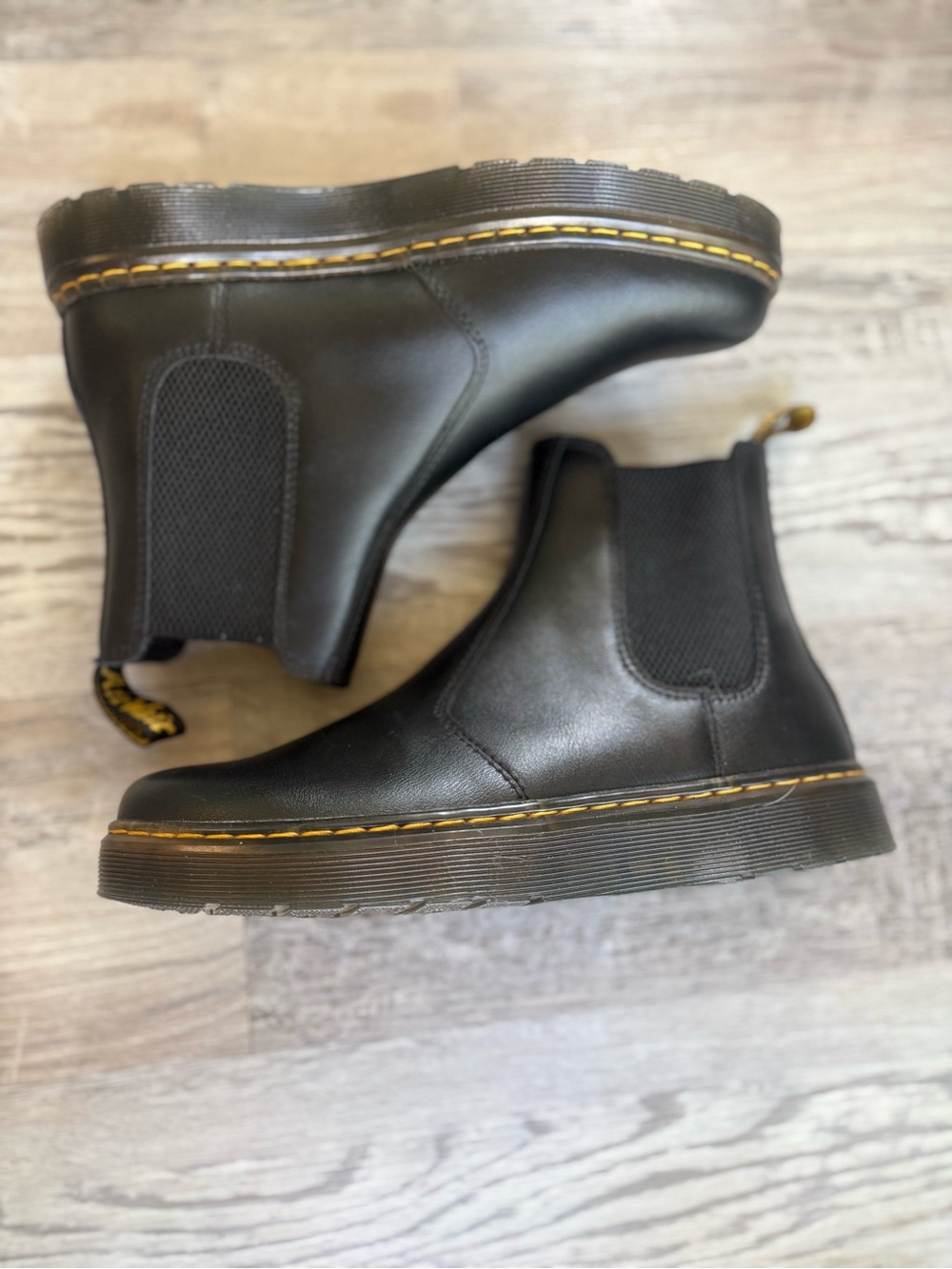 Dr. Martens Dorrian Unisex Size L8 M7 Black Pull On Chelsea Leather Boots NEW - Picture 2 of 5